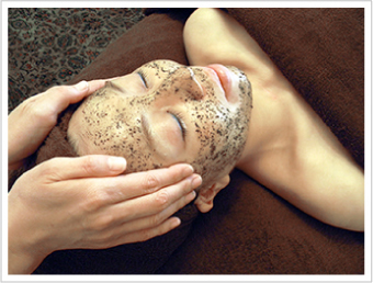 陶肌トリートメントを受ける女性の写真